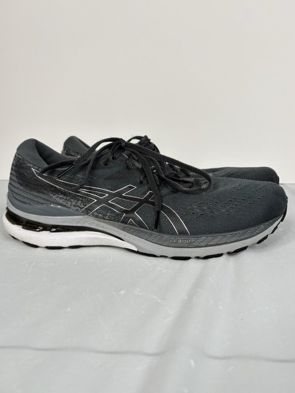 ASICS Gel Kayano 28 Men’s 10.5 Running Shoes Black Grey White Sneakers